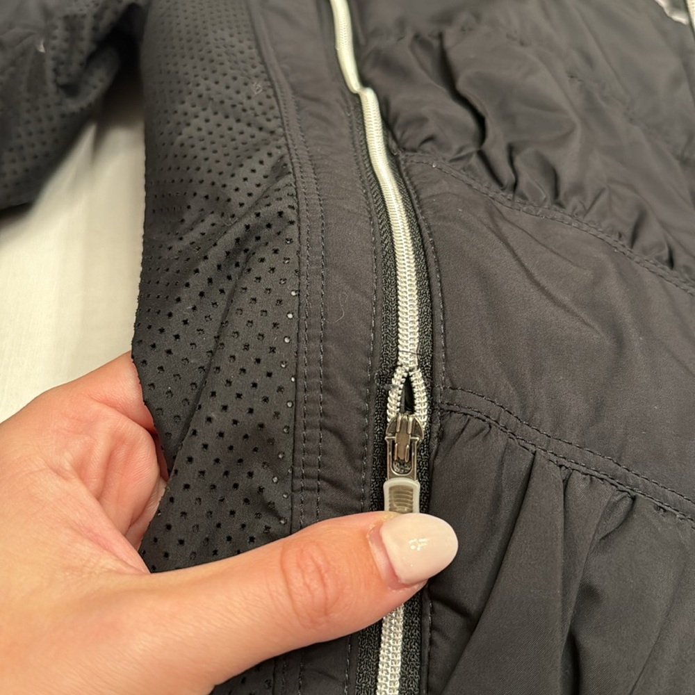 lululemon athletica Black Jacket - Picture 4 of 7